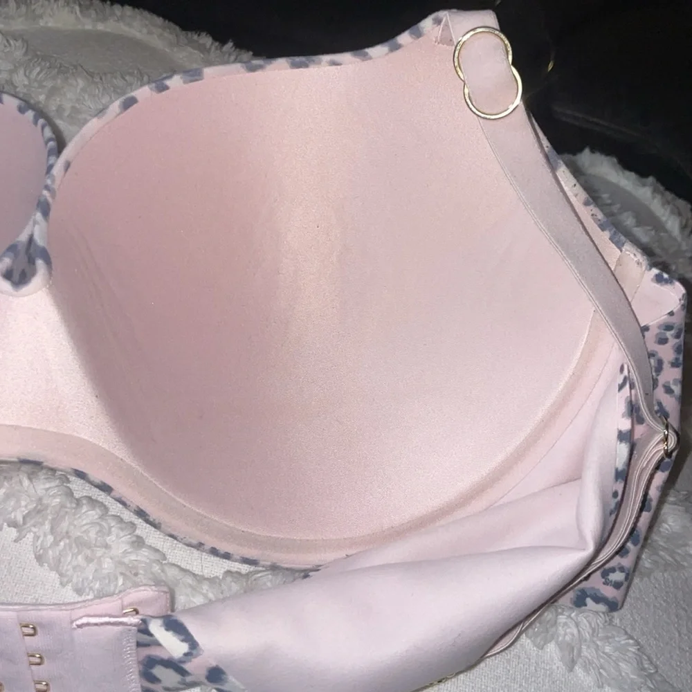 Like New! 38D VS Incredible Push Up - Picture 5 of 6